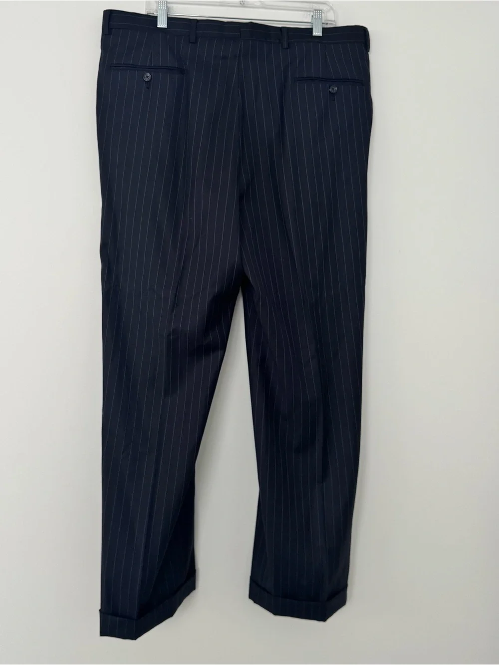 Hart Schaffner Marx 2 pc Suit 44R 40x32 Navy Blue Pinstripe Wool Blazer USA Made